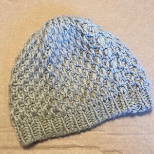 Vintage Old Navy knit beanie in cream